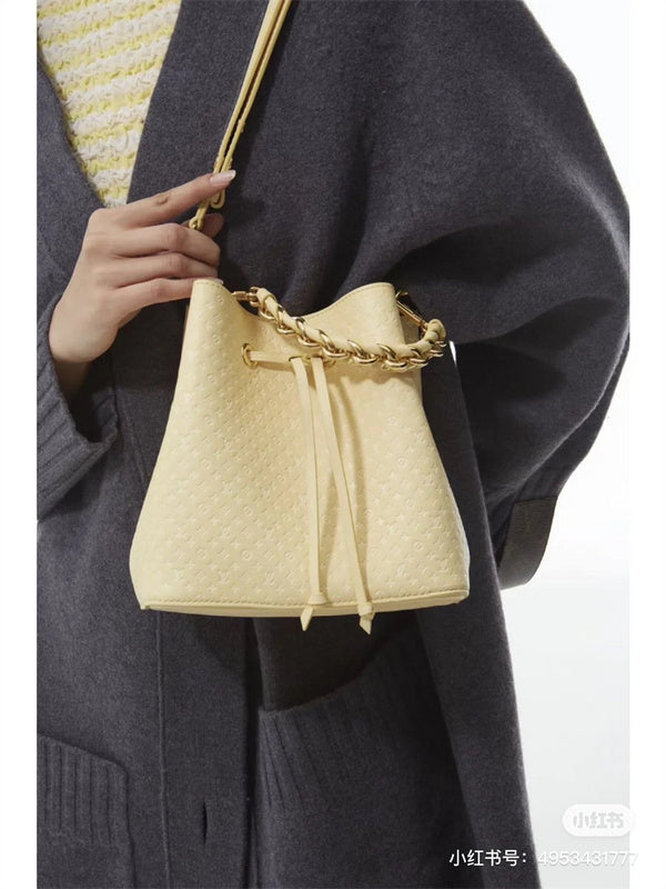  handbag interior and compartment view