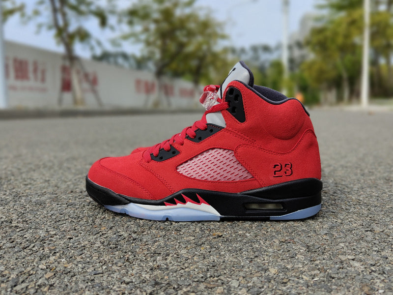 Nike Men's & Women's Designer Lifestyle Shoes — Style 212 front view
