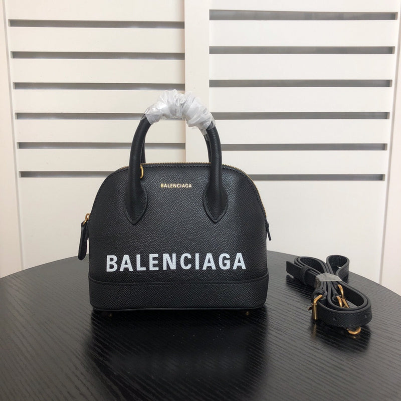 Side profile of premium chic women's handbag – women's everyday handbag