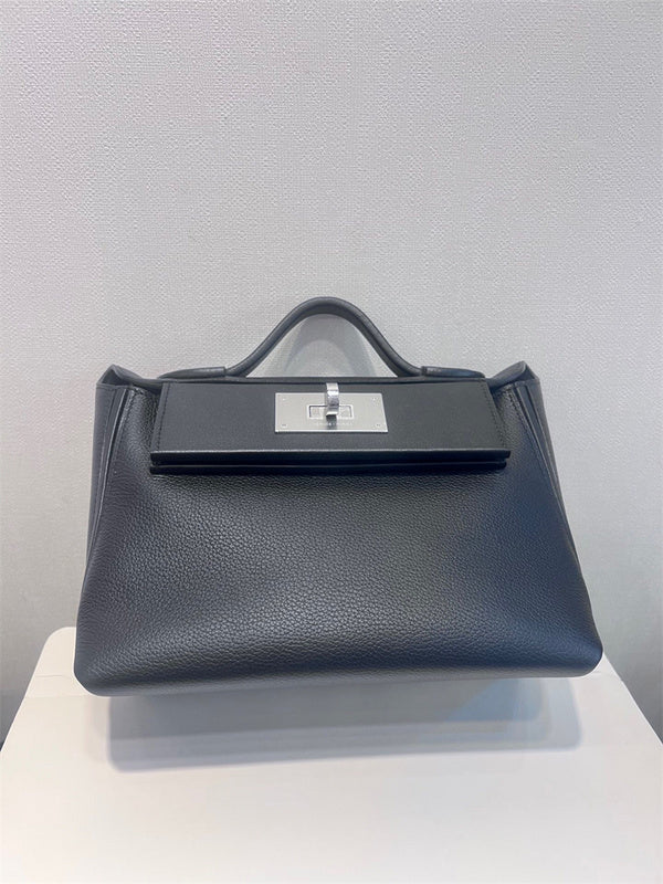 Interior view of fluid premium bag