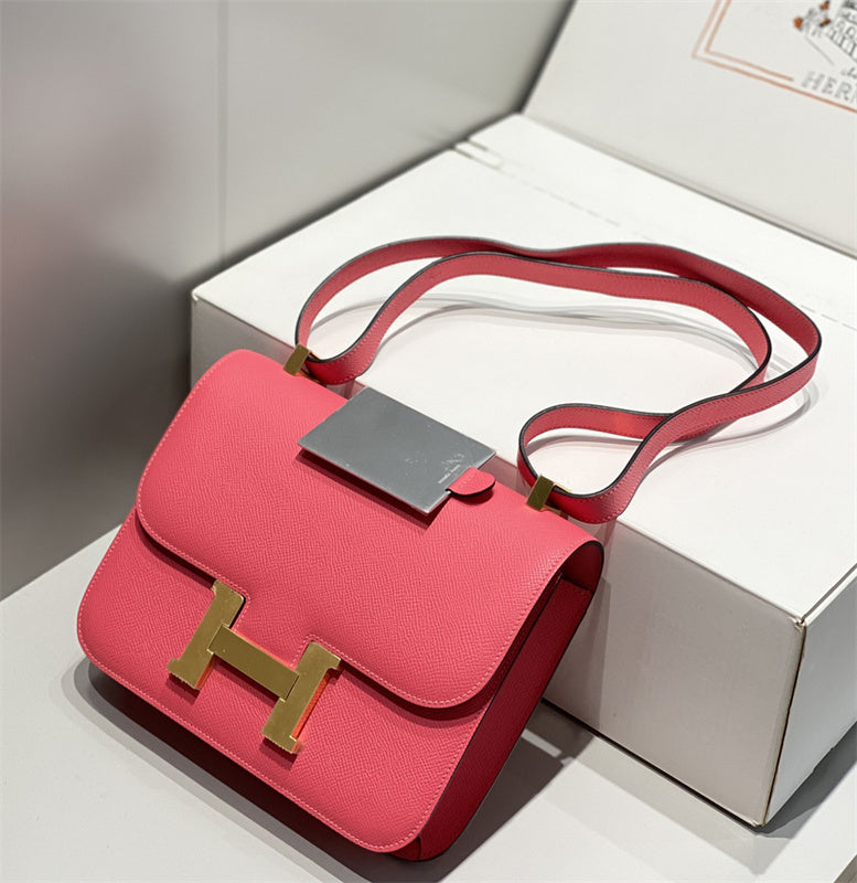 Close-up detail of streamlined bag design
