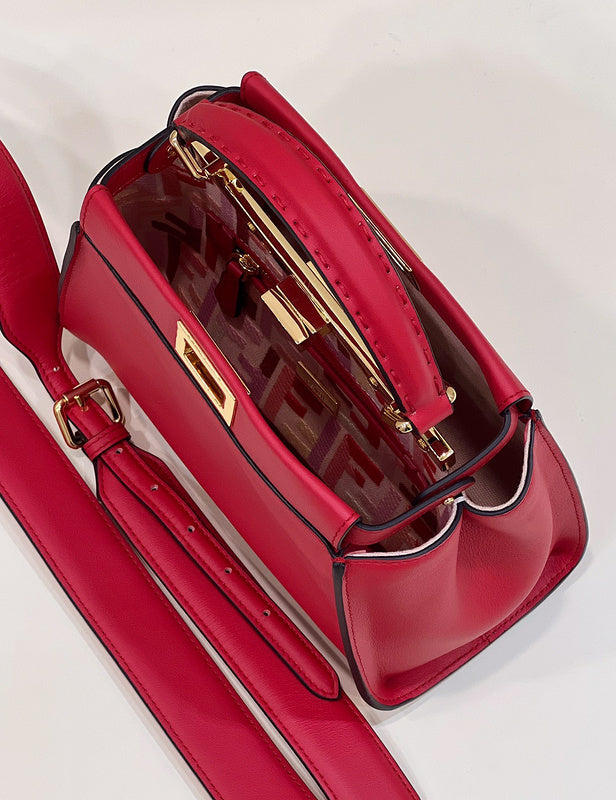 Ziva's Charm handbag – detail view (23cm*7cm*19cm)