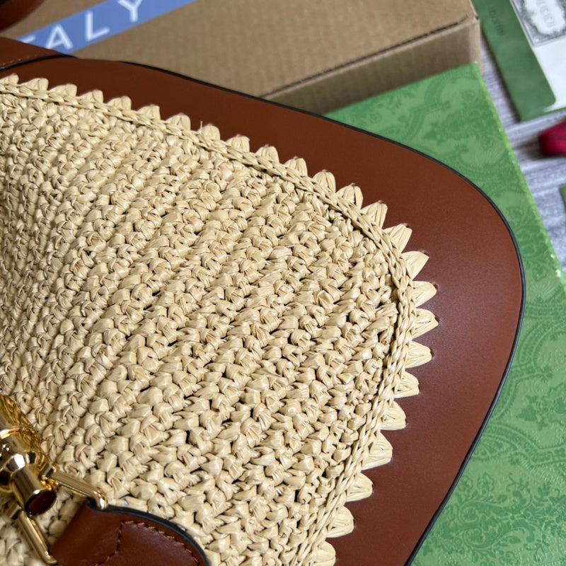 Side view of fluid structured handbag