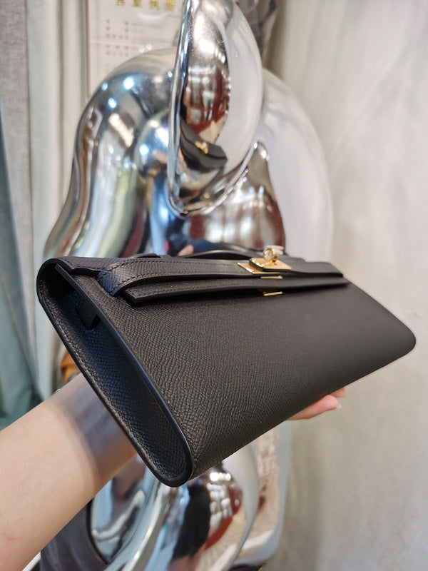 Close-up detail of balanced bag design