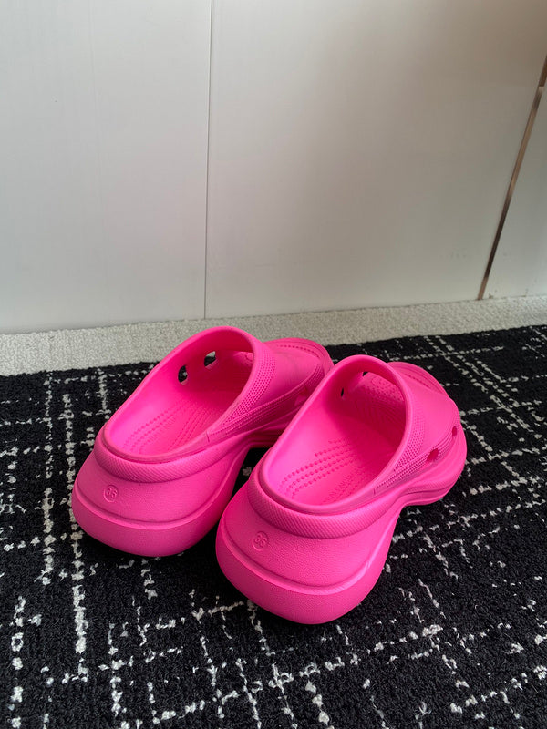 Zivas Charm Signature Style Designer Sandals (All-Day Wearable Design) – Lifestyle Shot
