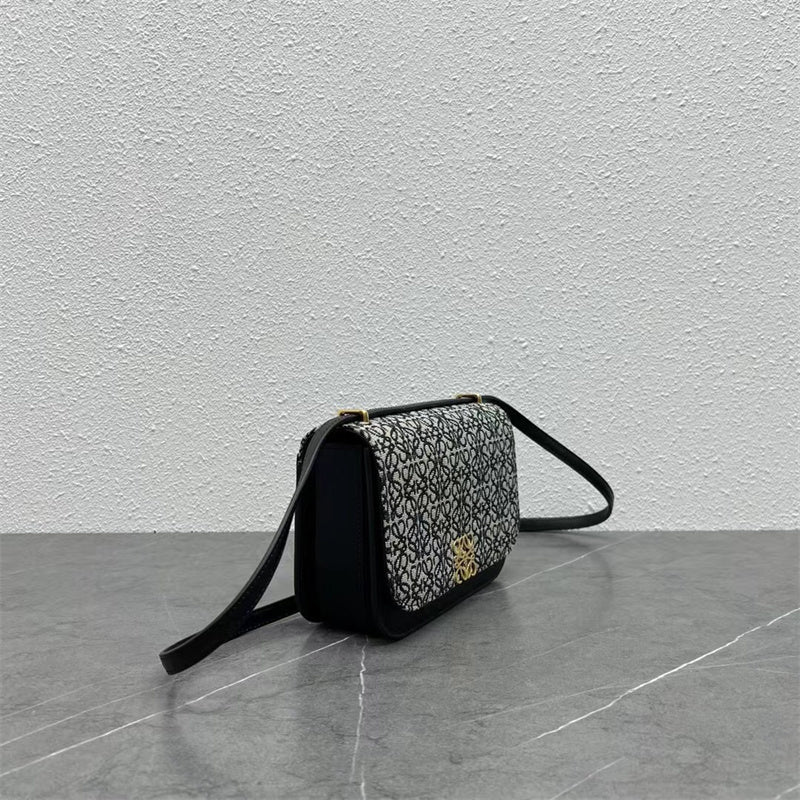 Ziva's Charm handbag – back view (22.5cm*6.5cm*15.5cm)