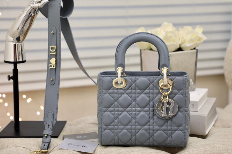 Side profile of everyday-luxe classic women's handbag – women's premium purse