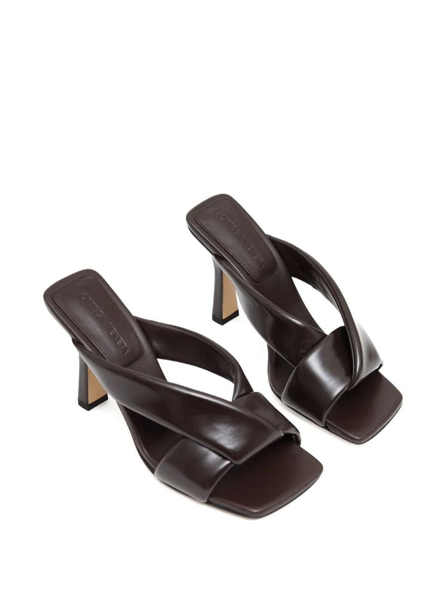 Bottega Veneta clothing side profile designer luxury fashion