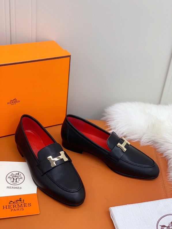Hermès Tan Pointed-Toe Stiletto Heels - Full Silhouette View