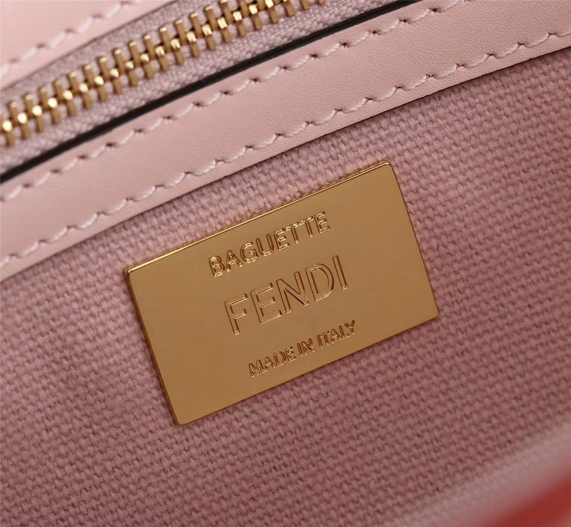 Ziva's Charm handbag – detail view (Standard Size)
