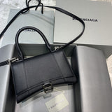 Zivas Charm Contemporary Flair Statement Handbag (Refined Modern Silhouette) – Lifestyle Shot
