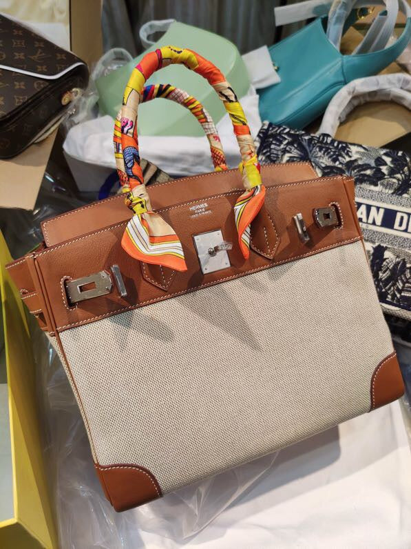 Balanced bag shown from front angle