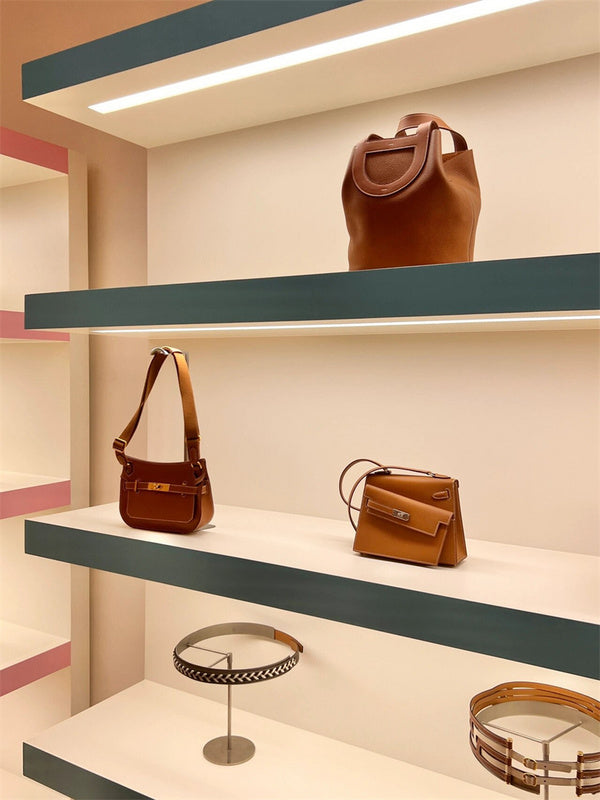 Sculpted handbag styled for everyday wear