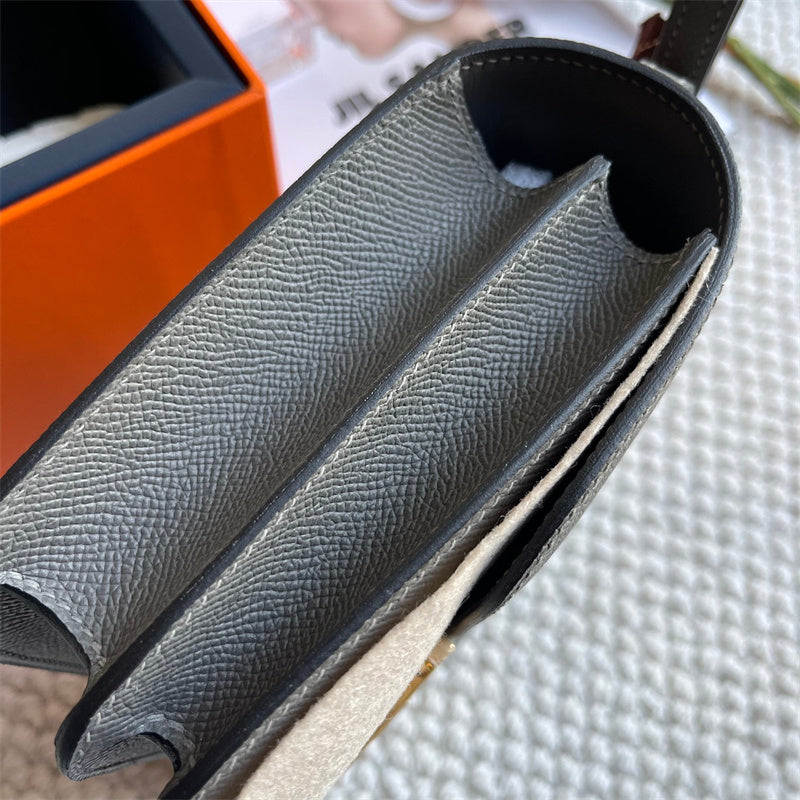 Interior view of streamlined premium bag
