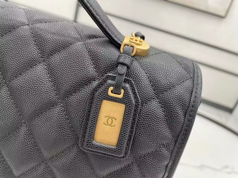  spacious purse view 4