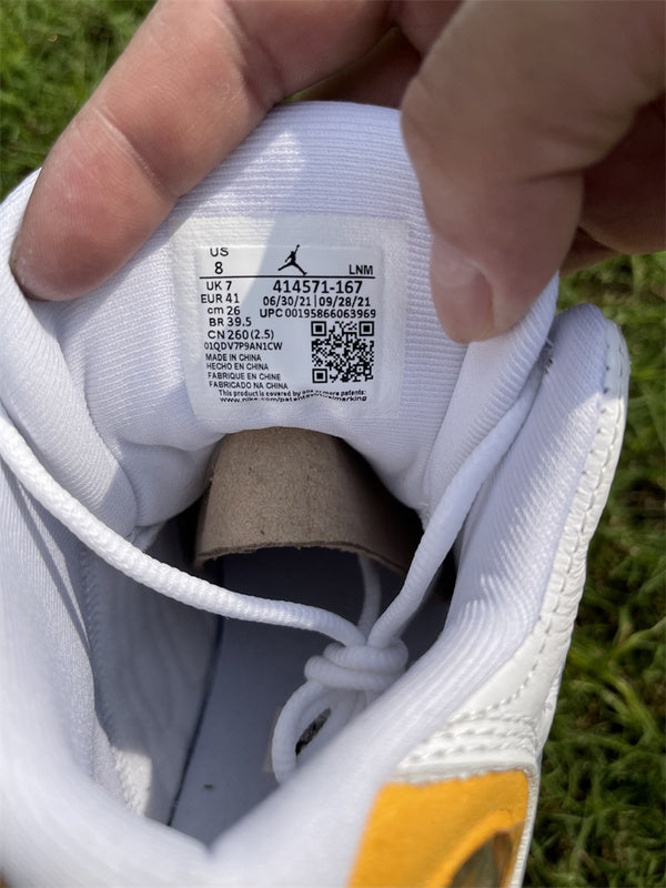 Nike Men's & Women's Designer Low-Top Shoes — Style 233 hardware detail