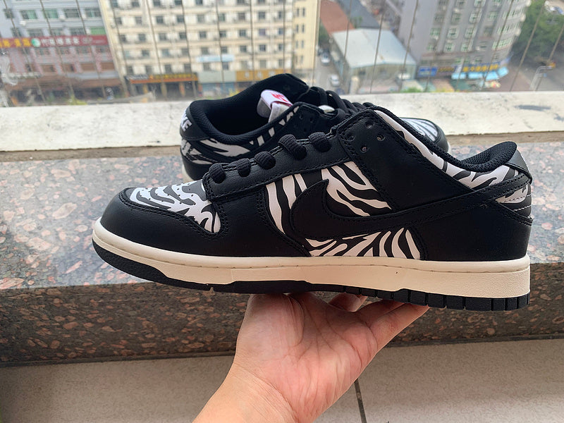 Nike Men's & Women's Premium Athletic Sneakers — Style 199 detail view