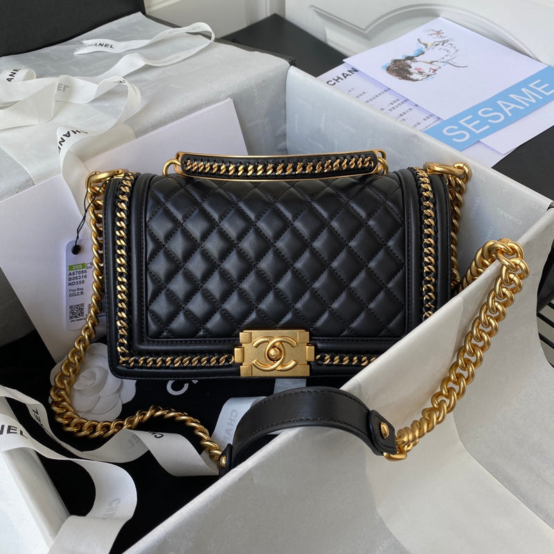  women's handbag, versatile design, view 3
