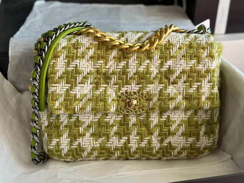 Zivas Charm Versatile Design Everyday Handbag (Designer-Inspired Craftsmanship) – Close-Up Detail