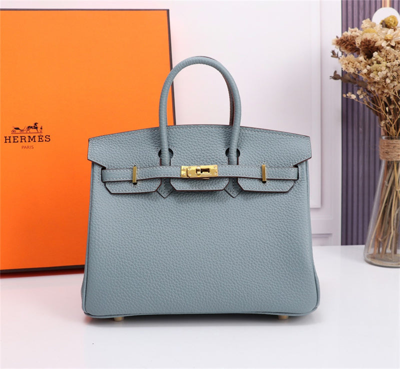 Versatile handbag styled for everyday wear