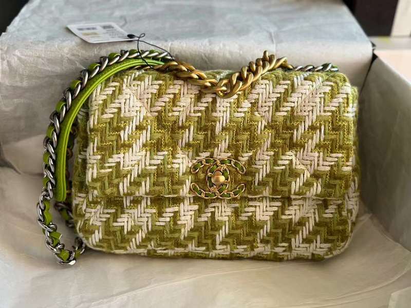 Zivas Charm Modern Minimalist Look Everyday Handbag (Designer-Inspired Craftsmanship) – Detail View