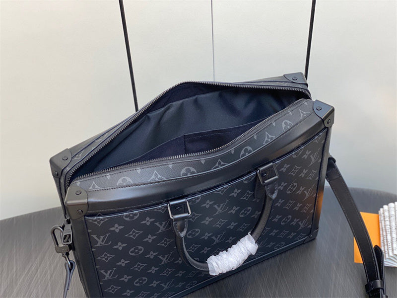  tote bag interior and compartment view 9