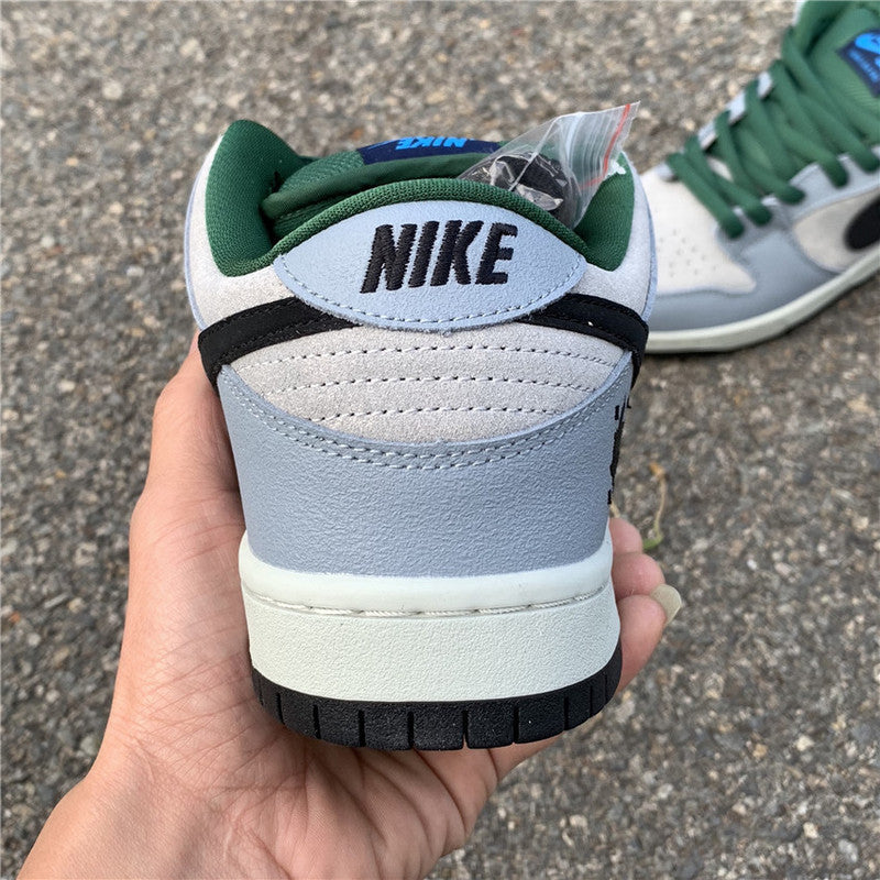 Nike Men's & Women's Luxury Fashion Trainers — Style 042 side view