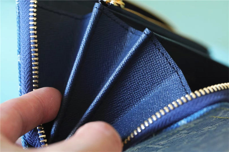  crossbody bag interior and compartment view 9