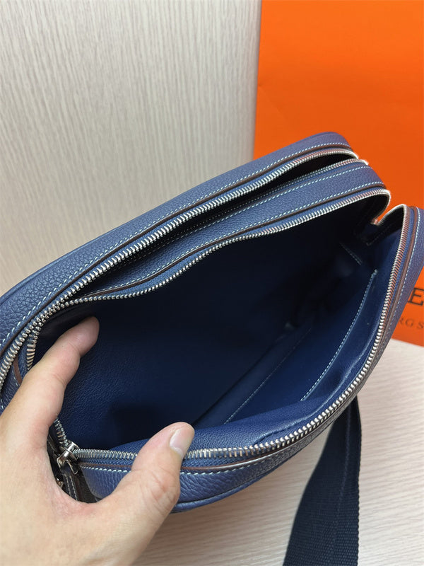  versatile structured bag detail view showing craftsmanship 20