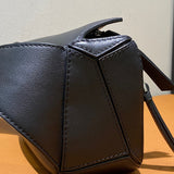 Ziva's Charm handbag – close-up view (18cm*12cm*7.5cm)