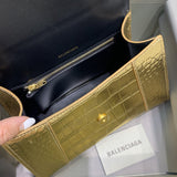 Zivas Charm Modern Minimalist Look Statement Handbag (Refined Modern Silhouette) – Detail View