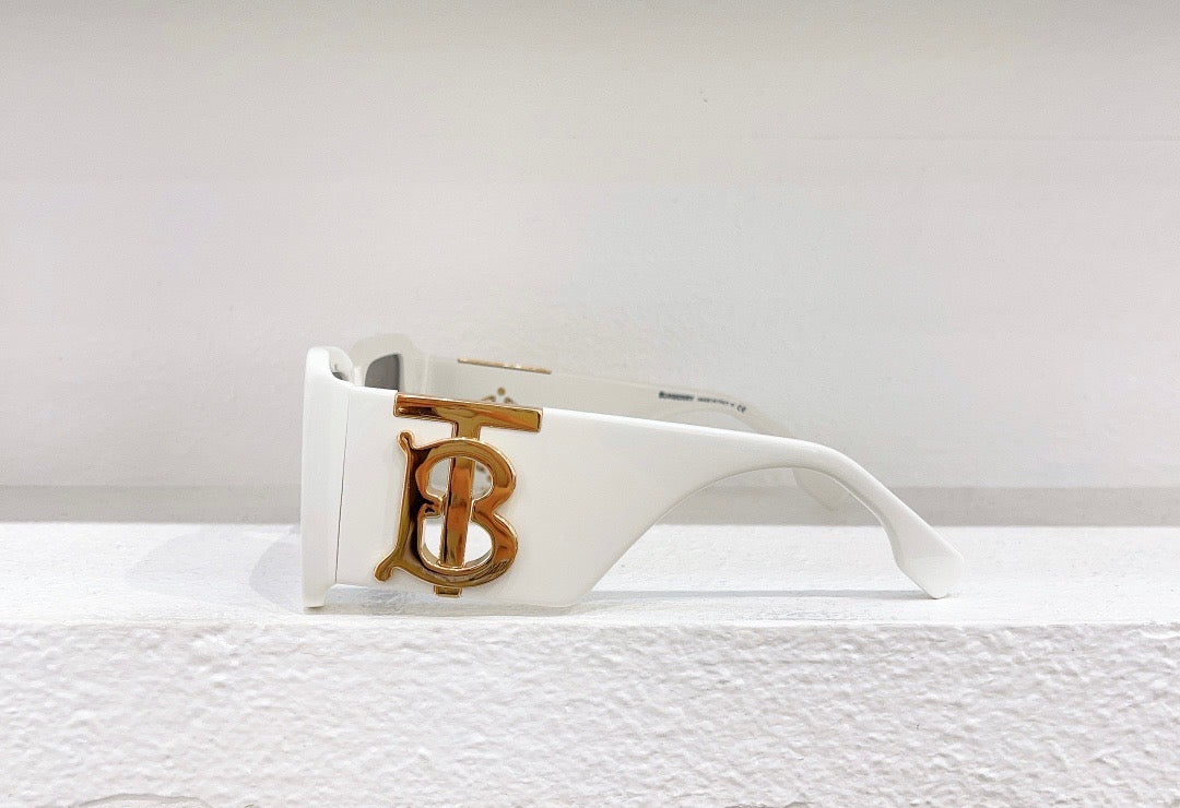 Burberry Sunglasses – luxury designer piece at Bellvora