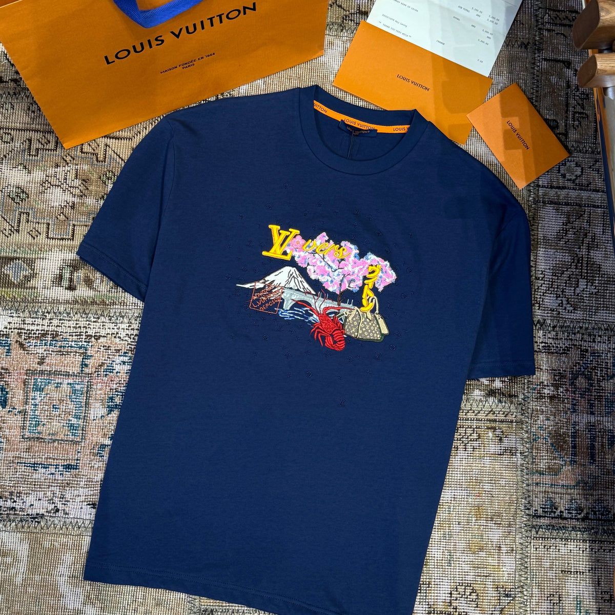Louis Vuitton T-Shirts? Louis Vuitton Lou T-shirt Premium Designer Cotton T-Shirt