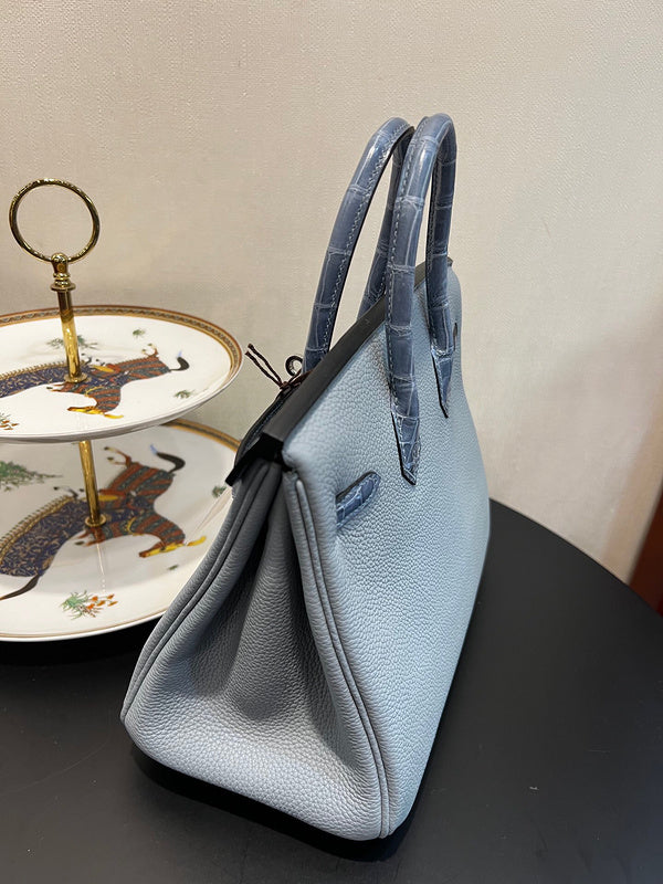 Interior view of fluid premium bag