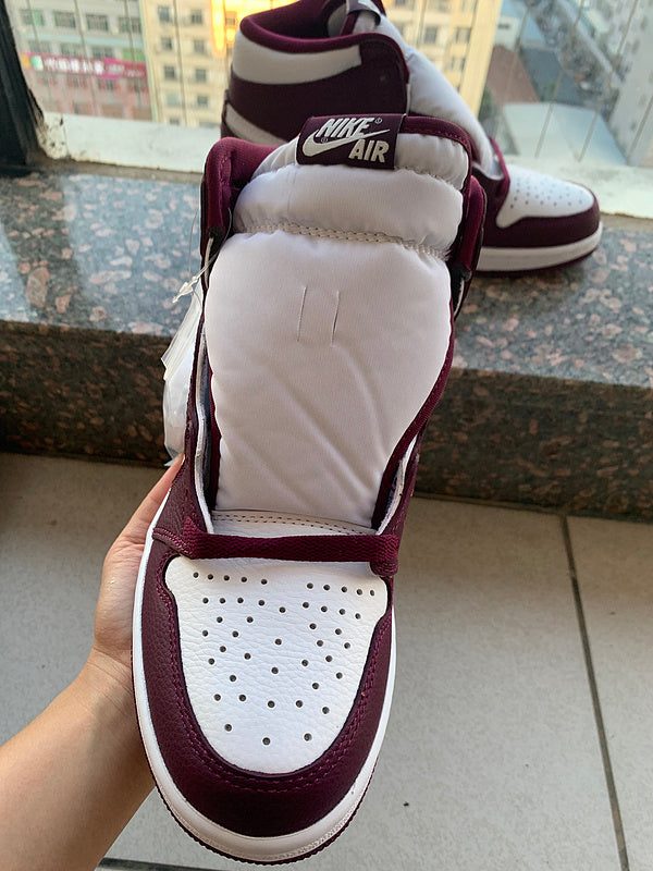 Nike Men's & Women's Designer Lifestyle Shoes — Style 164 hardware detail
