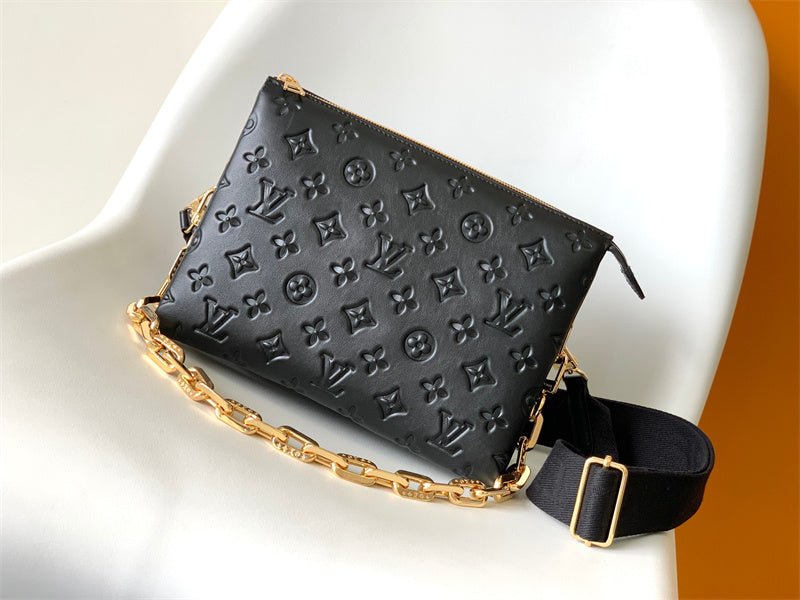  classic everyday bag detail view showing craftsmanship