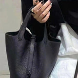  effortless carryall bag detail view showing craftsmanship 8