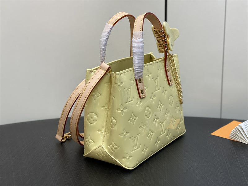  understated carryall bag detail view showing craftsmanship 38