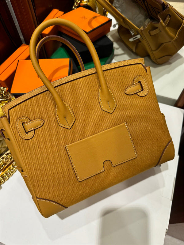 Balanced handbag styled for everyday wear