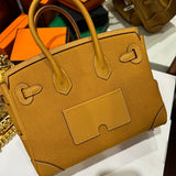 Balanced handbag styled for everyday wear