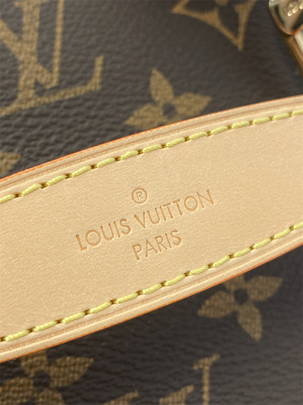  crossbody bag interior and compartment view 9