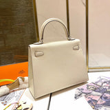 Streamlined handbag styled for everyday wear
