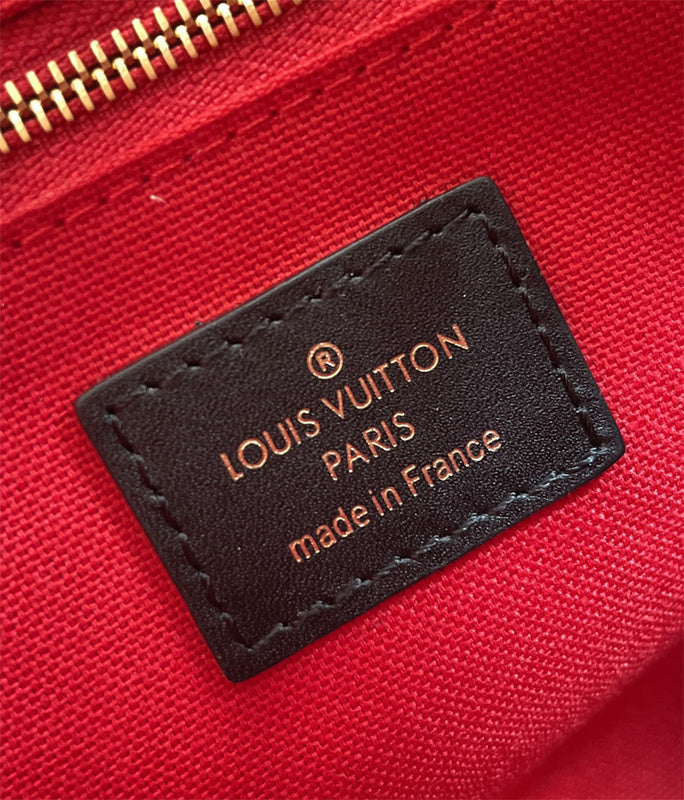  Signature shopper bag carried on shoulder 10
