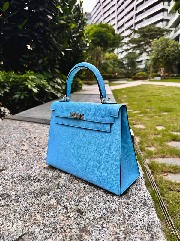 Streamlined bag women's premium everyday handbag