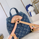  crossbody bag close-up of hardware and finish