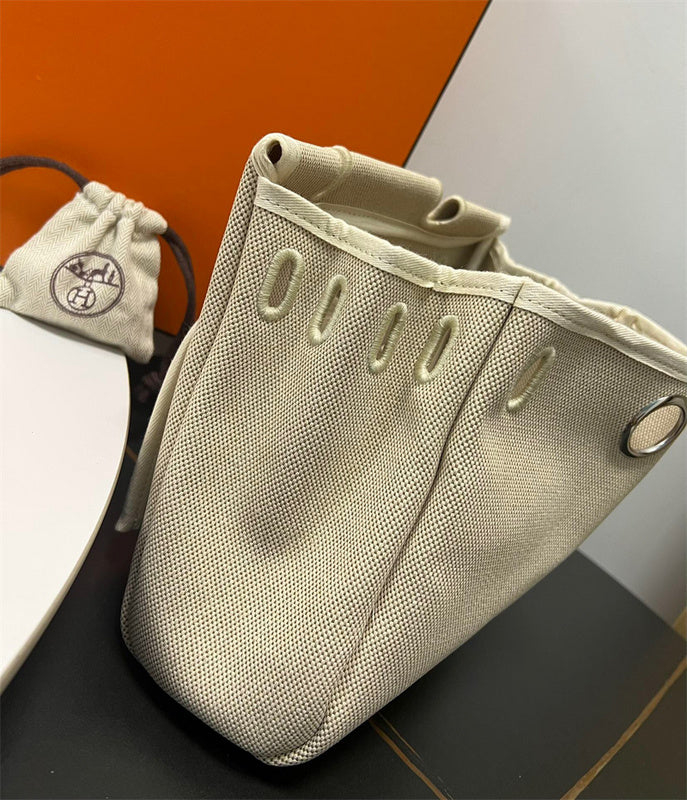  handbag interior and compartment view 21