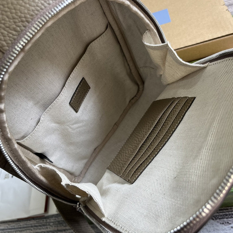 Side profile of polished refined women's handbag – women's designer-style accessory