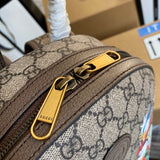Handle and strap detail of refined modern women's handbag – women's luxury accessory