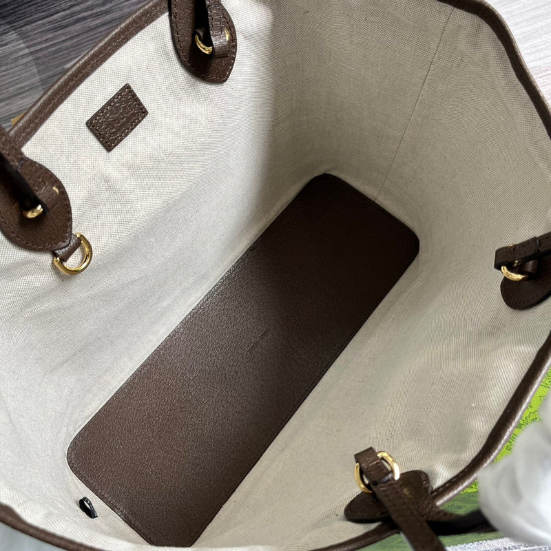Side profile of polished modern women's handbag – women's luxury accessory