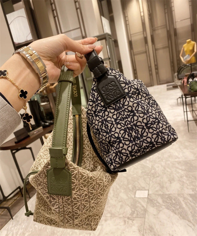 Ziva's Charm handbag – side angle view (21cm*17cm*12.5cm)